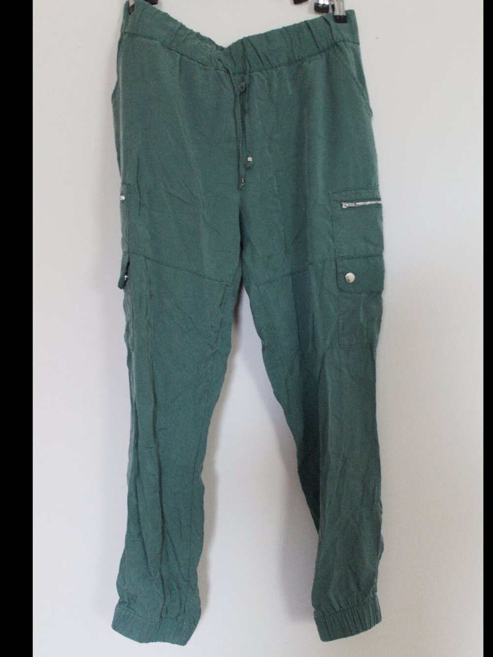 Guess Green Cargo Style pants joggers size M with pockets